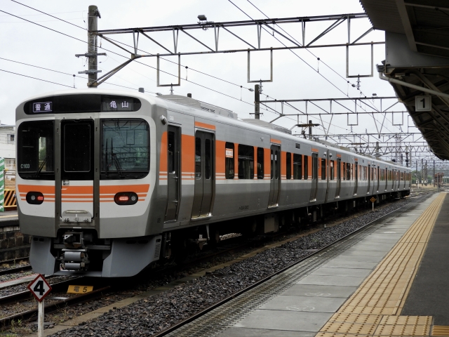 315系関西本線　亀山駅