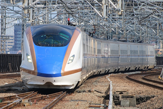 北陸新幹線W7系「かがやき」