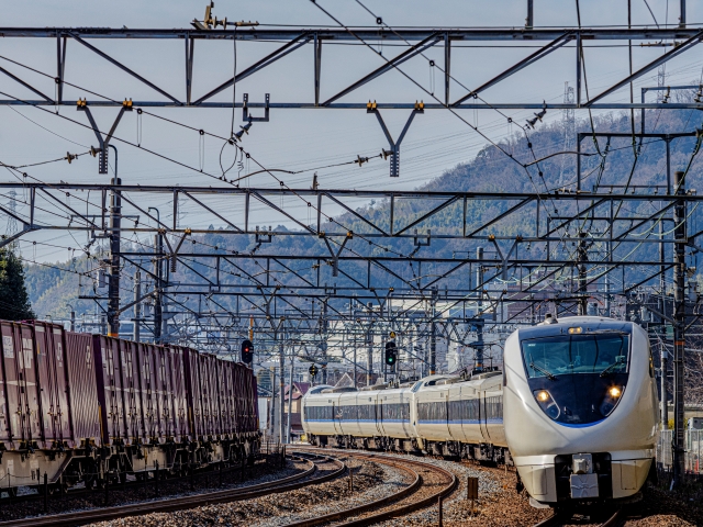 サンダーバード＋貨物