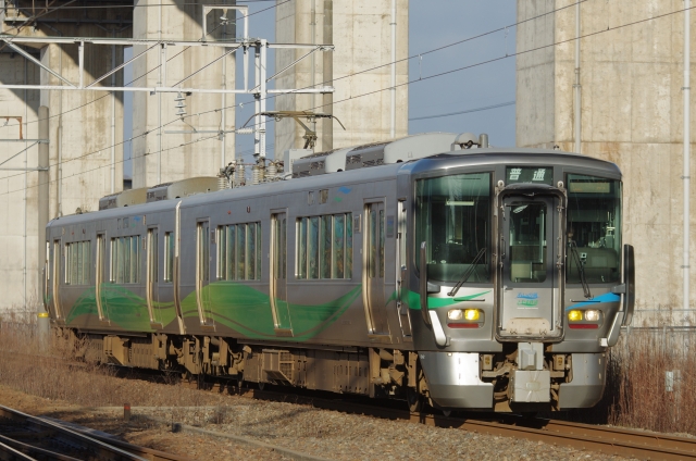 あいの風とやま鉄道521系