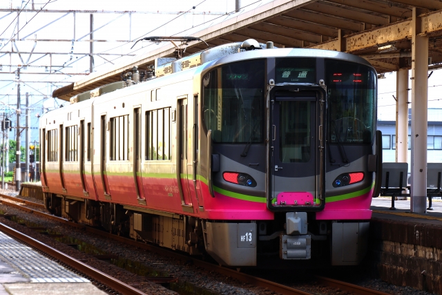 ハピラインふくい521系