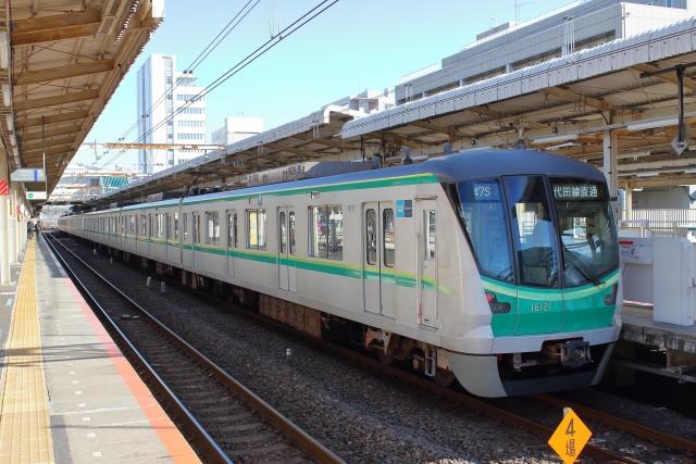 千代田線16000系