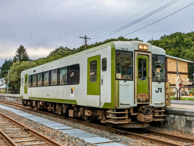 JR北上線、キハ100型気動車