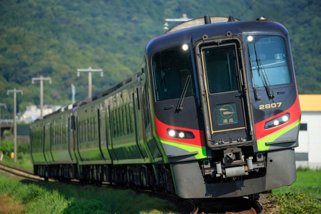 JR四国 2700系特急「南風」