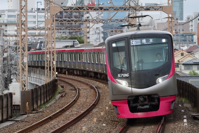 京王ライナー橋本行き