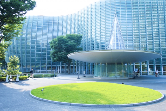 国立新美術館