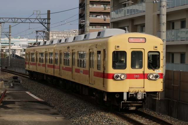 西鉄貝塚線600形