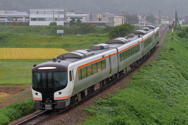 高山本線「ひだ」