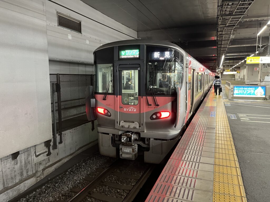 伯備線845M　227系L22編成