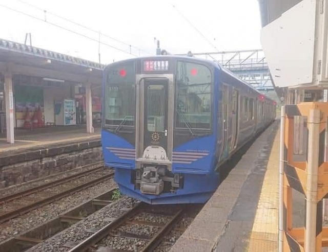 しなの鉄道線 SR1系（青）