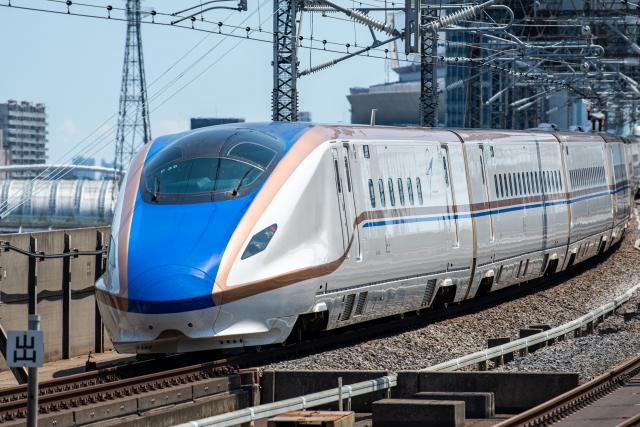 北陸上越新幹線E7系