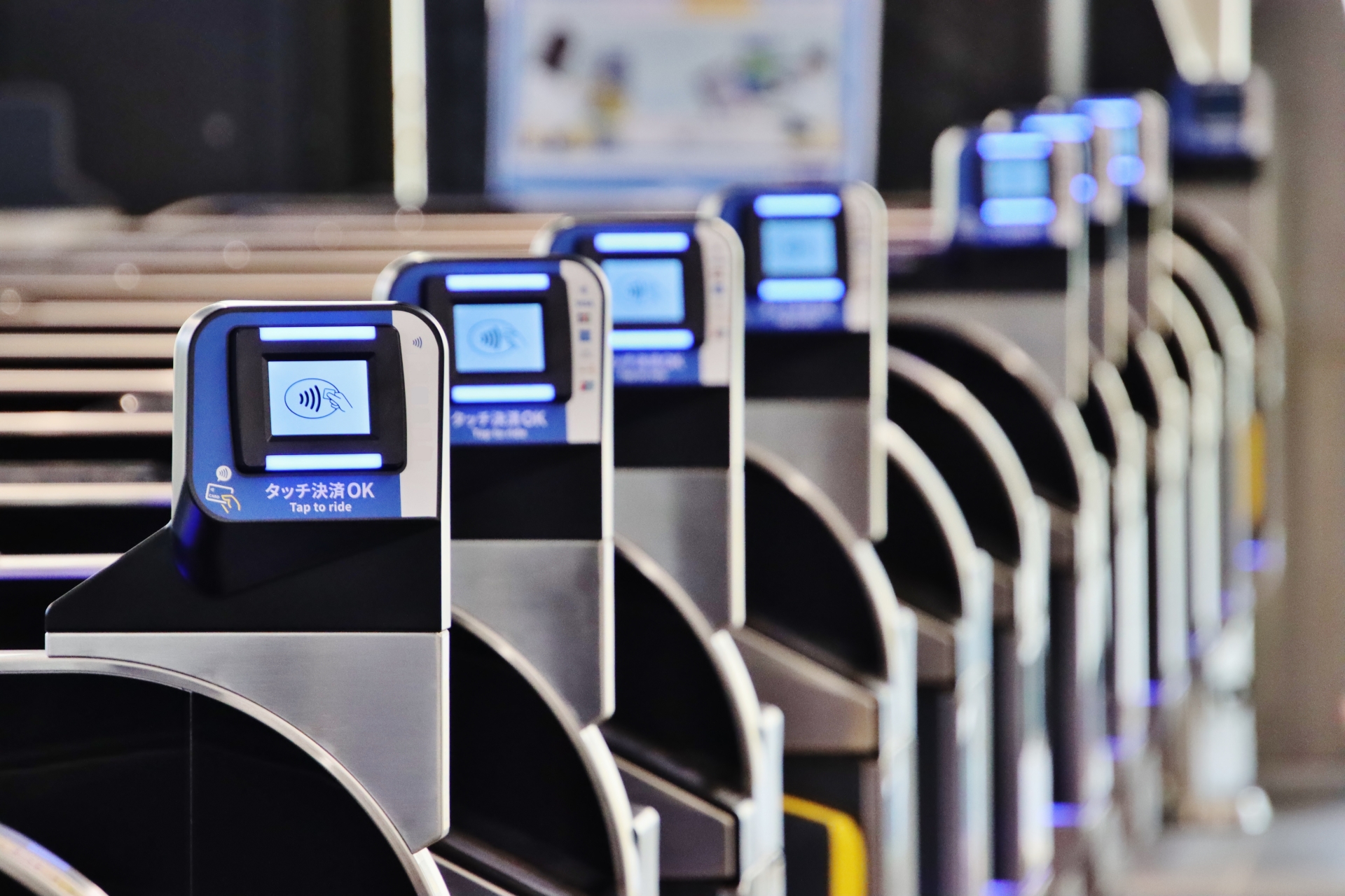 夢洲駅のコンタクトレス対応改札（大阪メトロ）