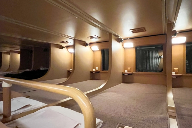 寝台列車 サンライズエクスプレス（ノビノビ座席）