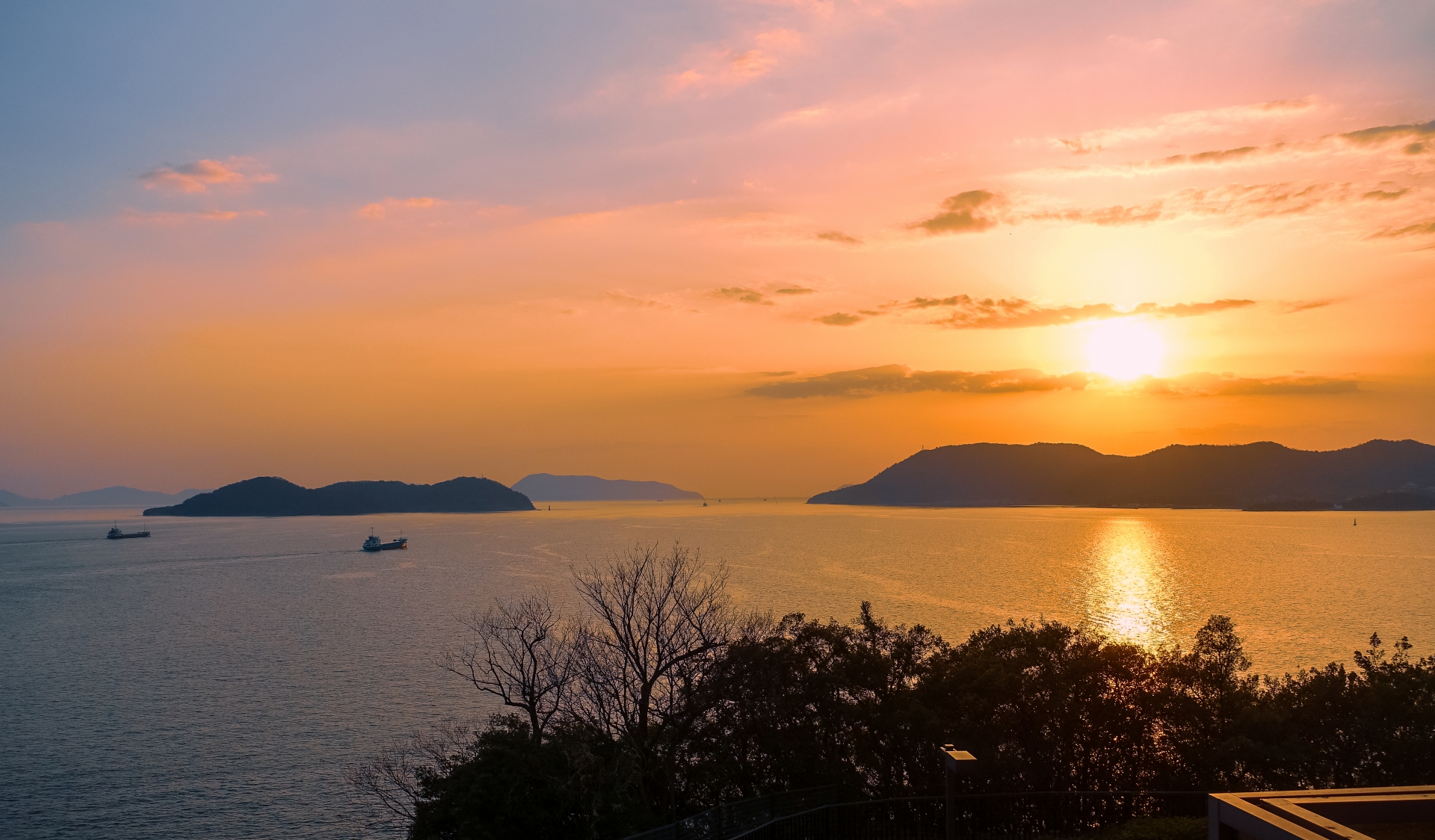 春の与島から備讃瀬戸の夕暮れ