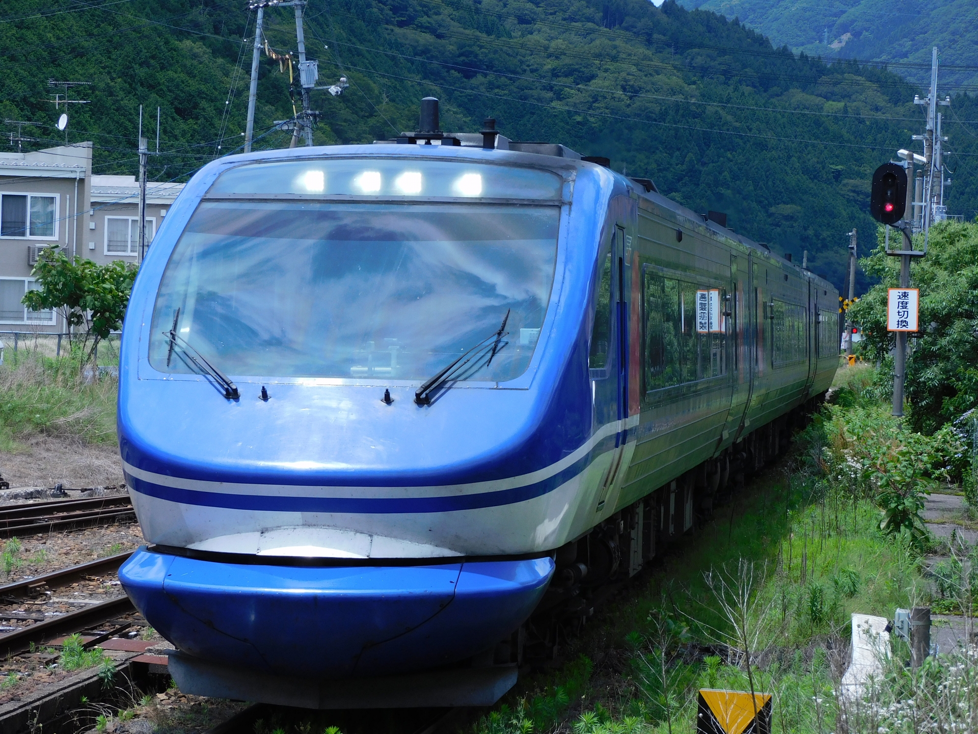 智頭急行「スーパーはくと」HOT7000系