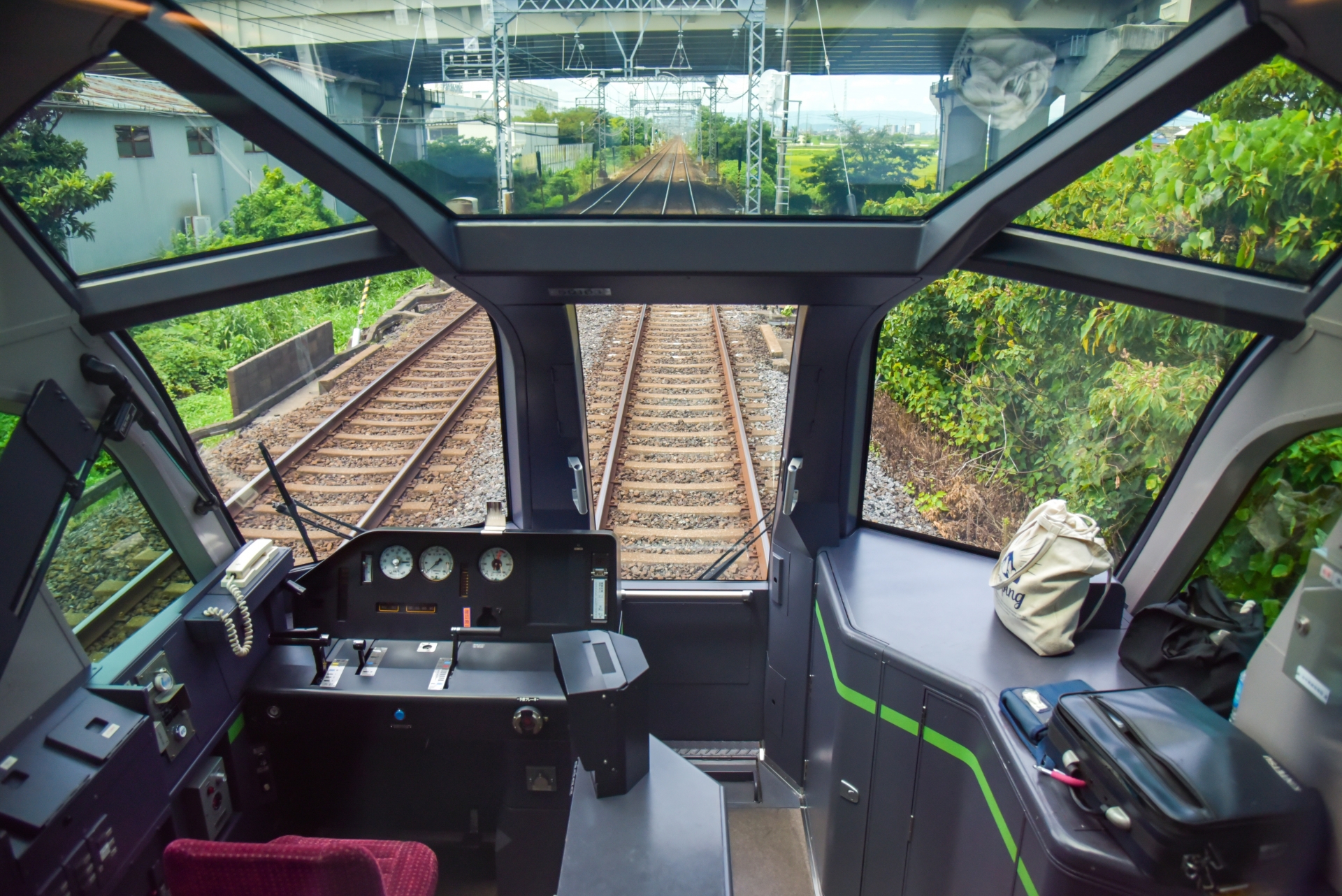 近鉄特急しまかぜの前面展望