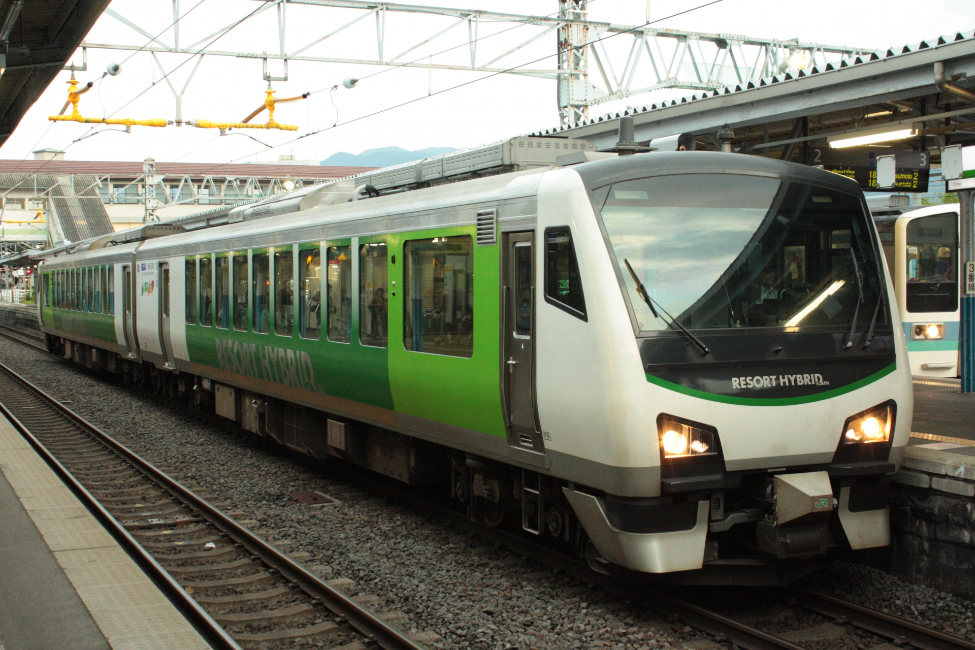 HB-E300系 リゾートビューふるさと