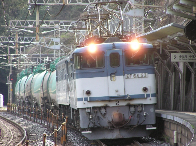 JR貨物EF64形電気機関車