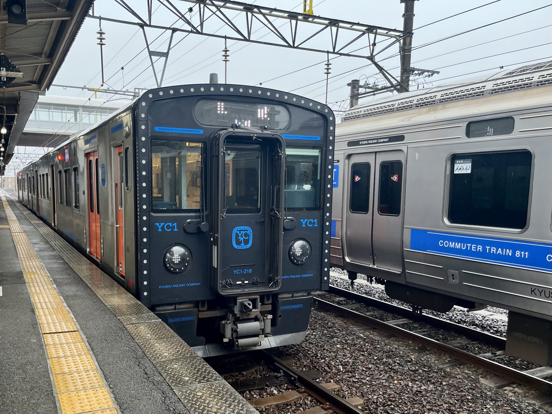 YC1系と811系　江北駅