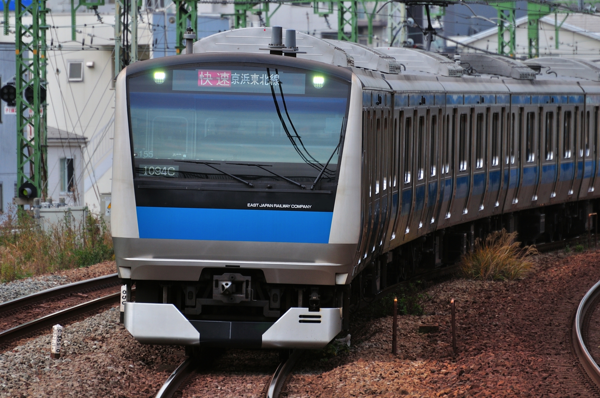 京浜東北線E233系快速列車