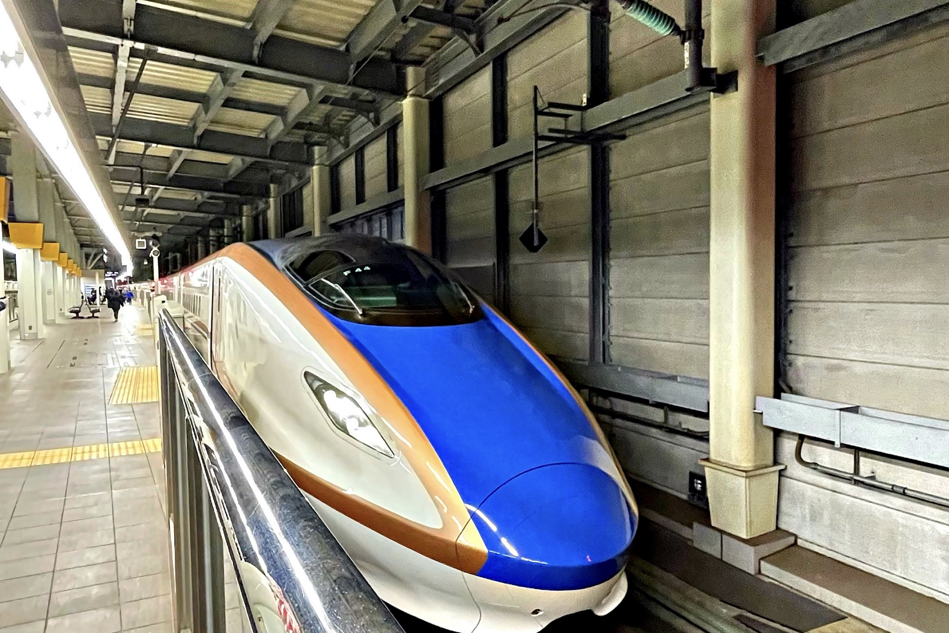 北陸新幹線「かがやき」　金沢駅