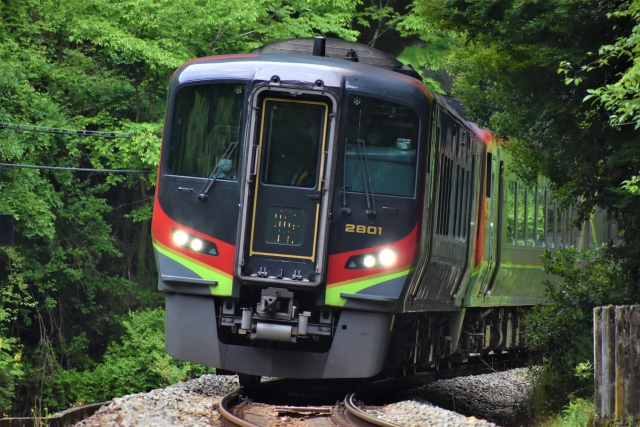 JR四国土讃線特急「南風」2700系