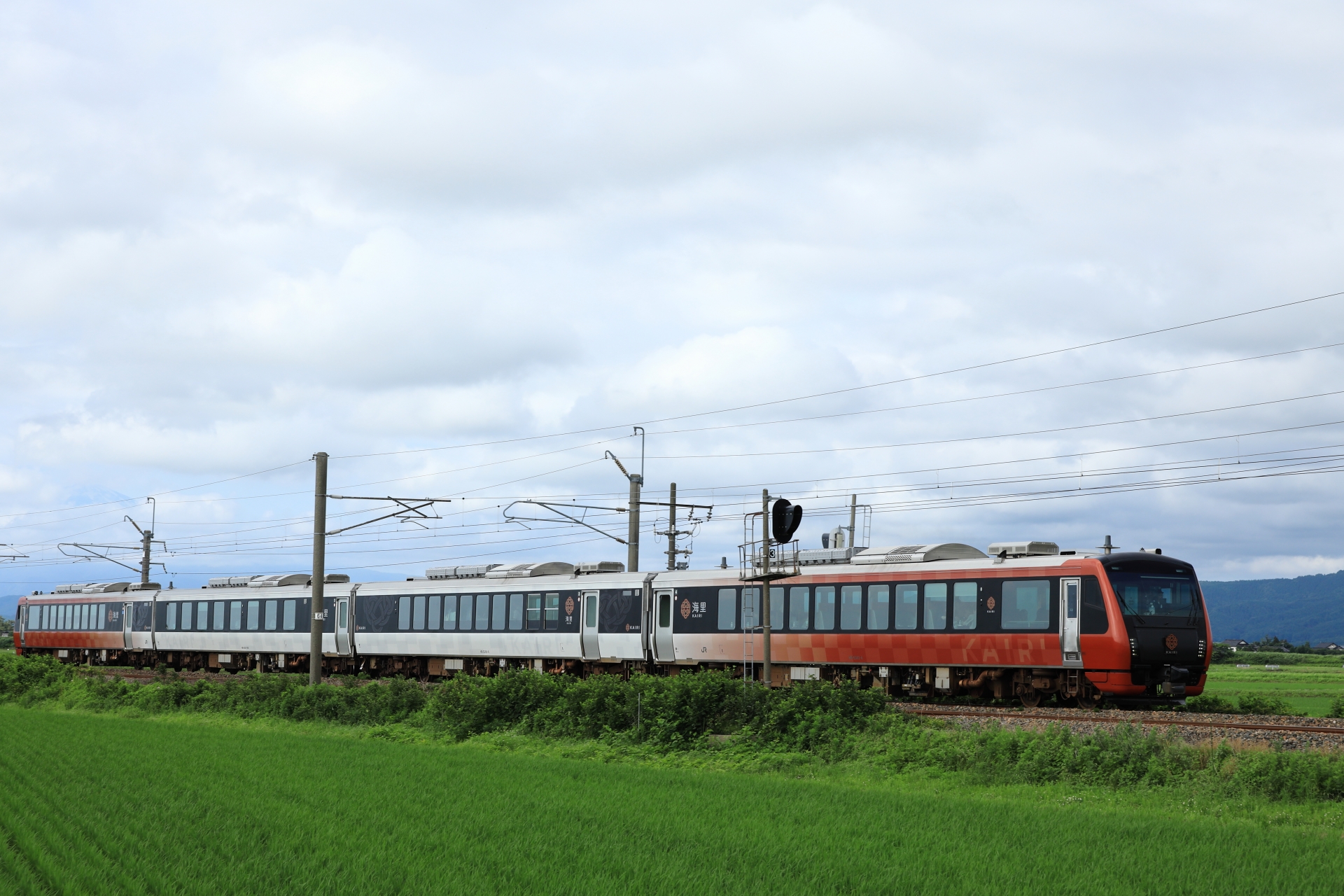 JR東日本　HB-E300系「海里」