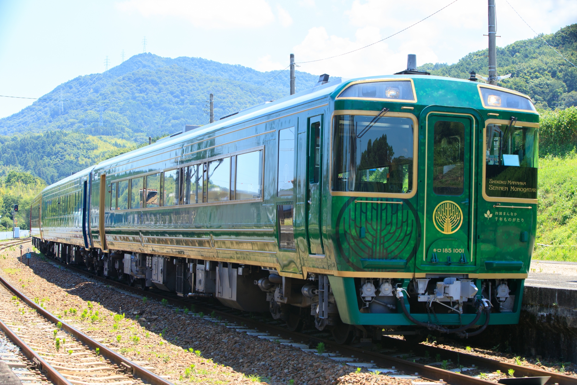 観光列車「四国まんなか千年ものがたり」