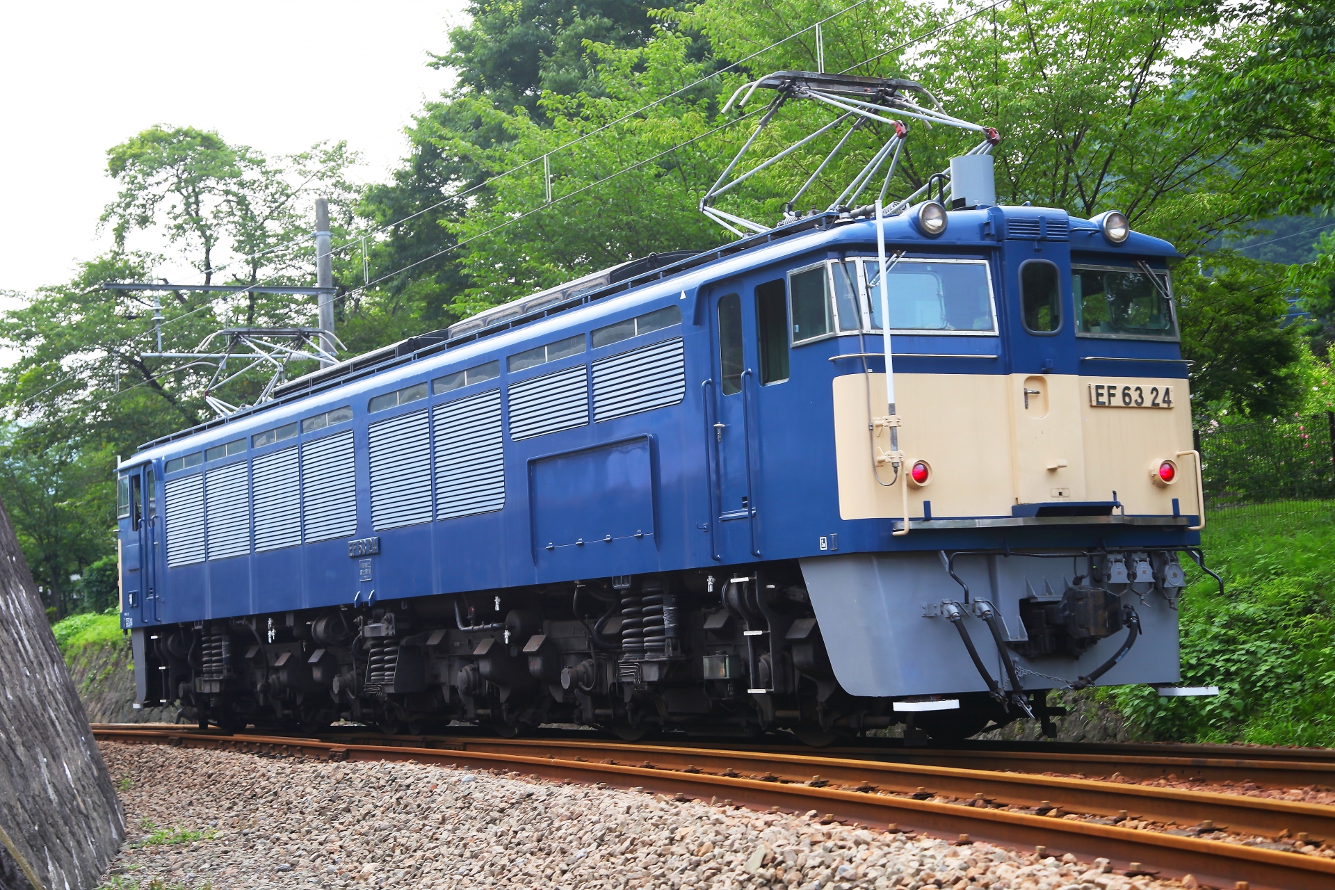 EF63