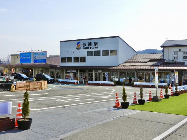 しなの鉄道・JR小諸駅前