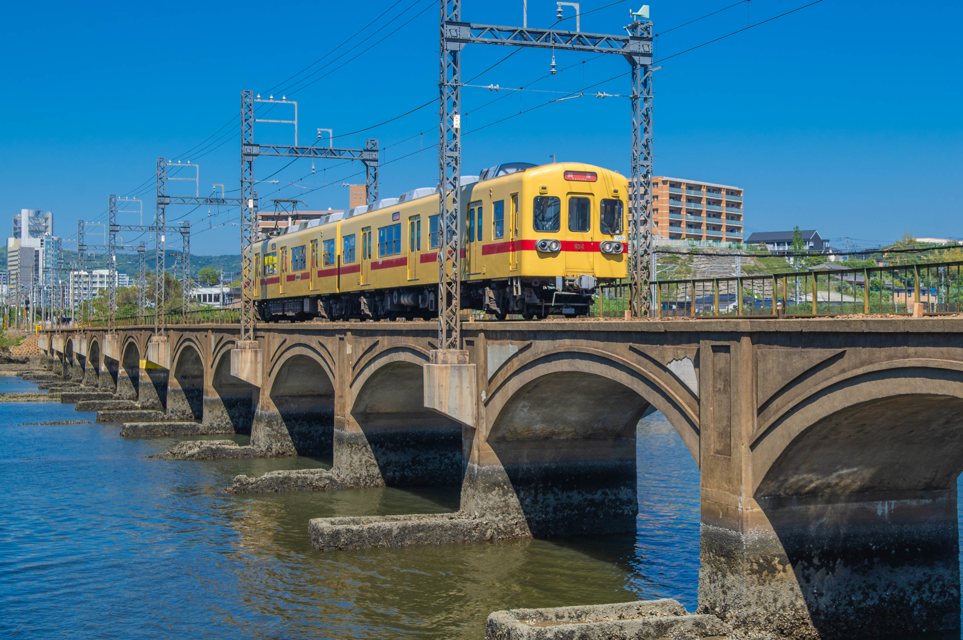 西鉄600形電車（名島川橋梁）