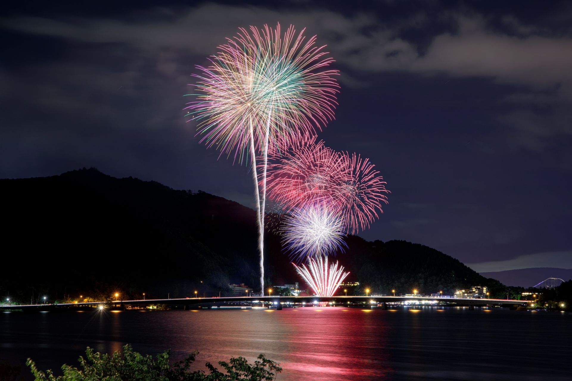 【2026年8月5日】河口湖湖上祭で富士急行が臨時列車17本運転 時刻表PDF公開・特急予約でうちわ配布 - 鉄道ブログ岡山から