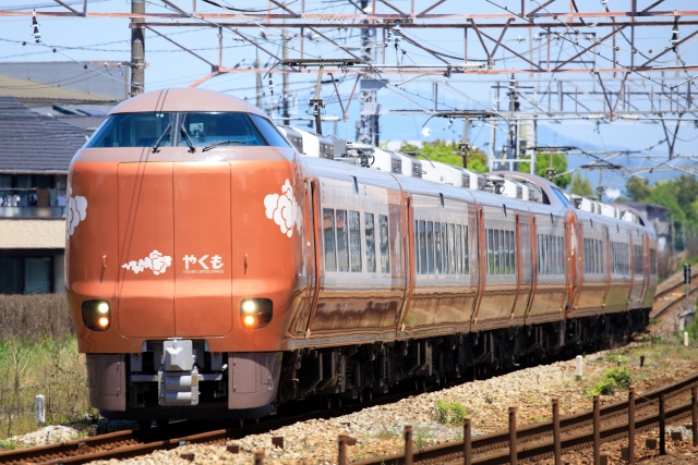 特急「やくも」　273系