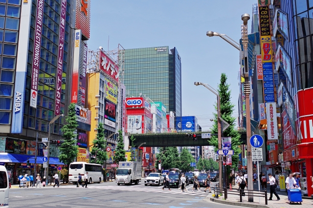秋葉原（万世橋交差点）