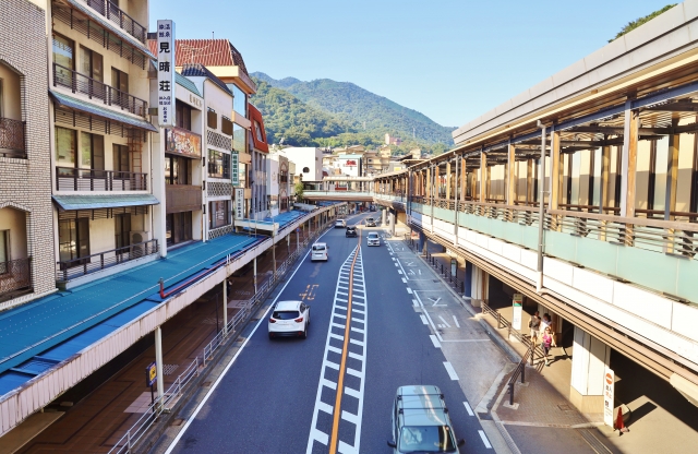 箱根湯本駅前商店街