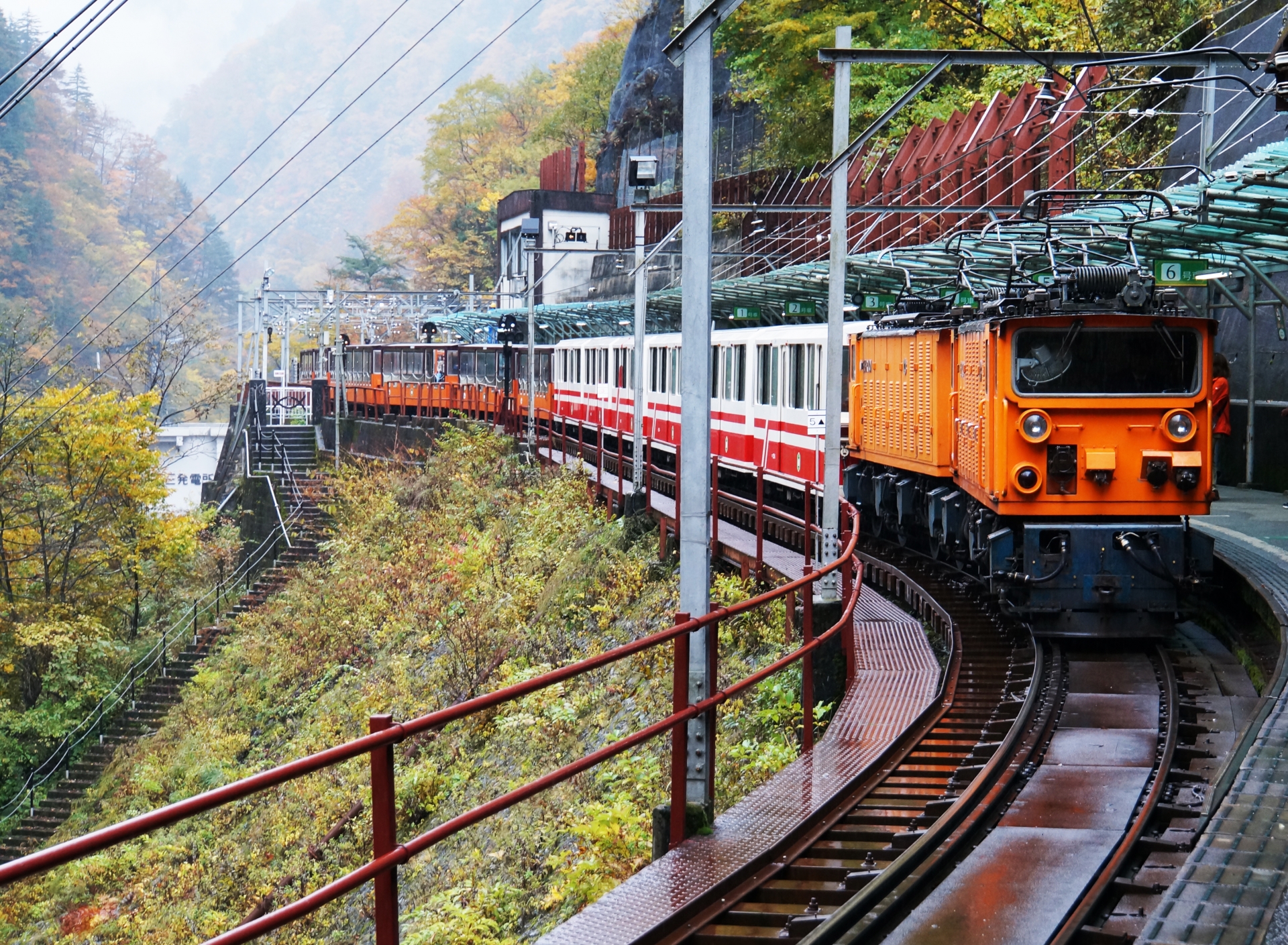 2026年10月1日から営業を再開する黒部峡谷鉄道（欅平駅）