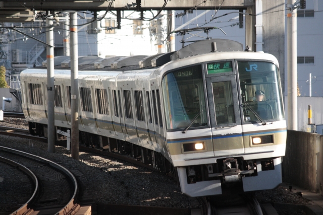 221系大和路線（関西本線）快速列車