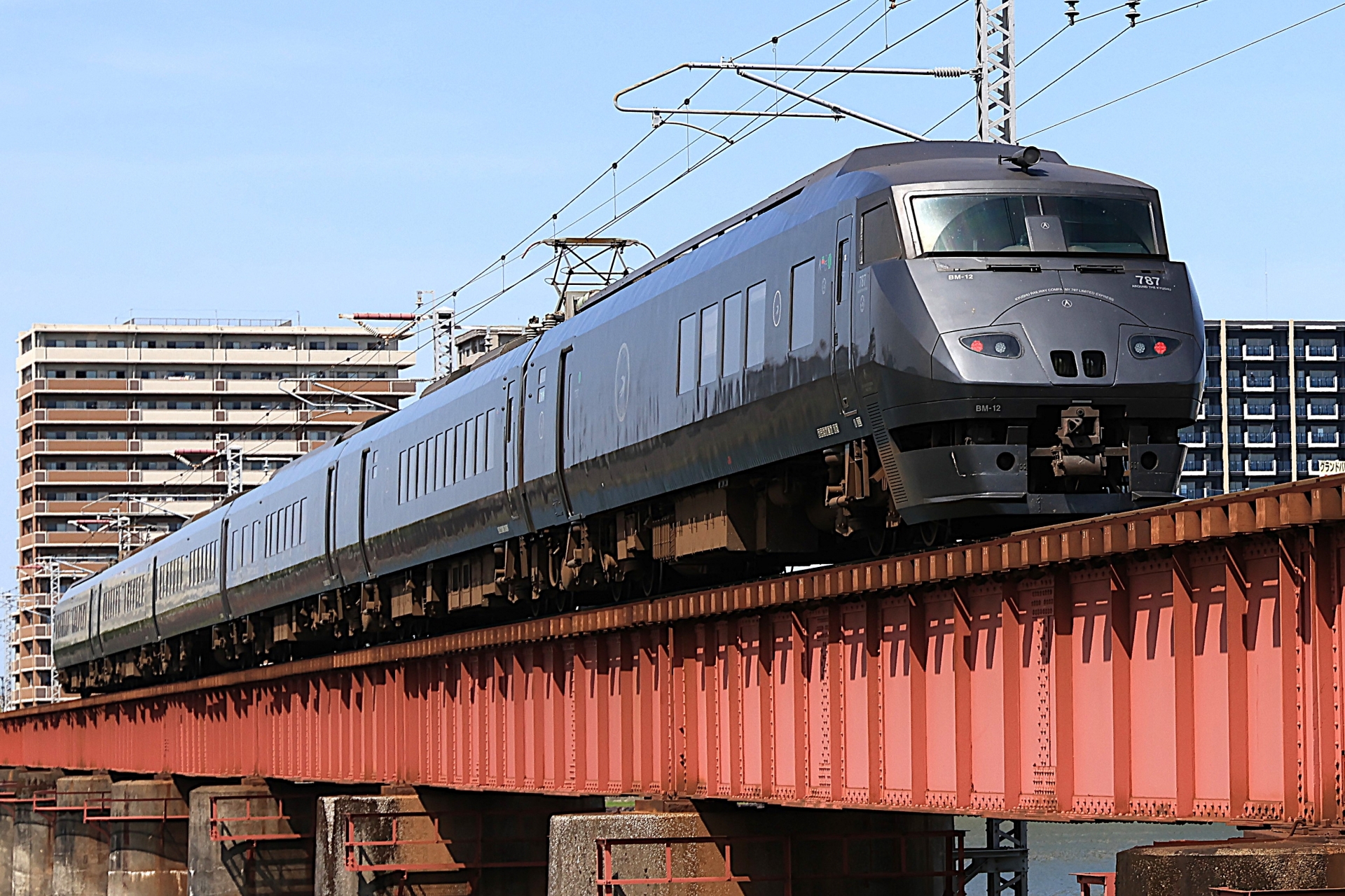 787系「にちりんシーガイア」