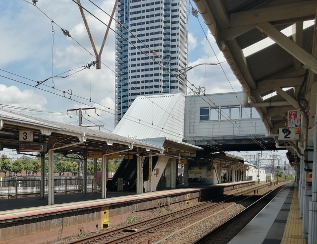 150周年を迎えるJR京都線（吹田駅）ホーム