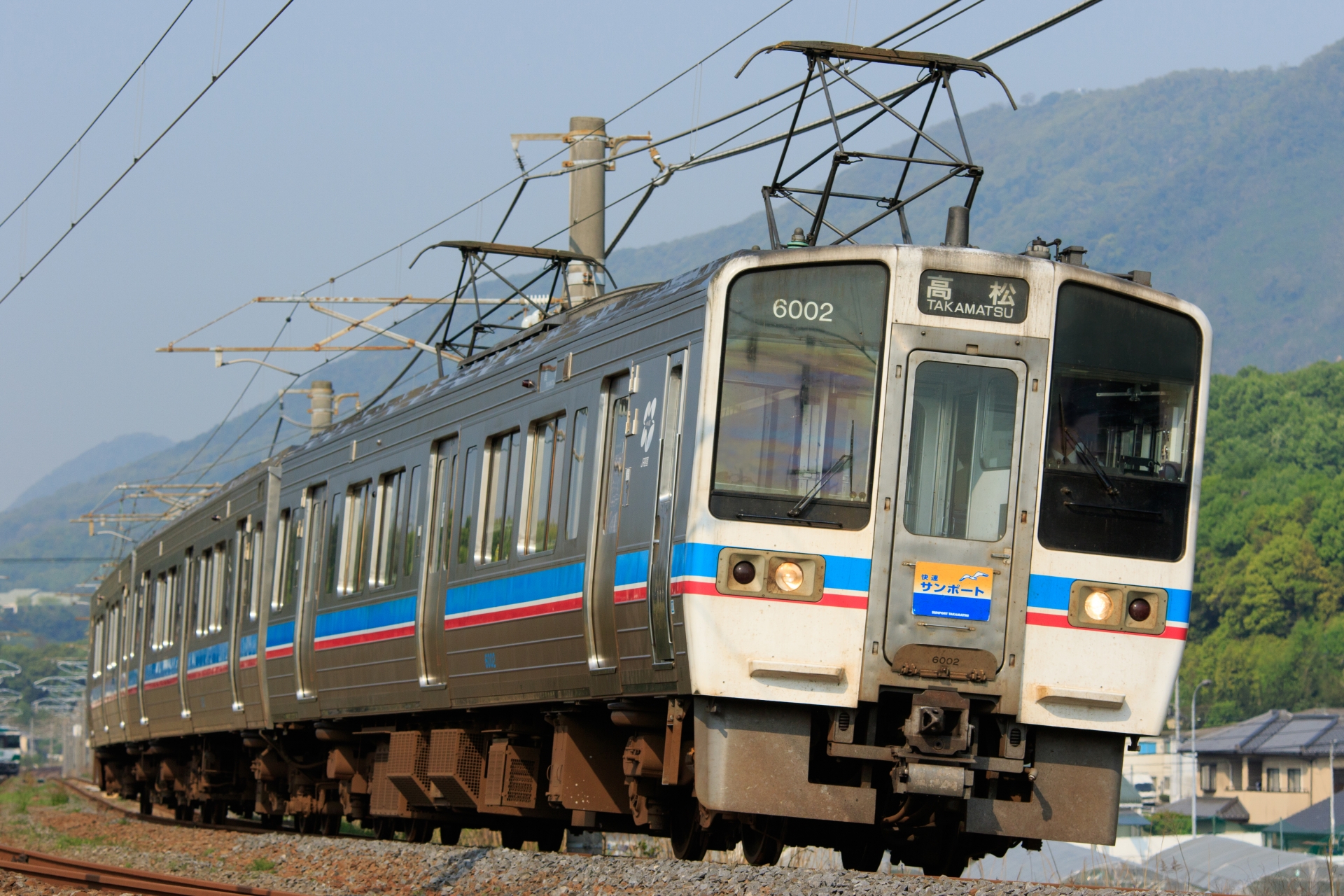 JR四国予讃線6000系快速「サンポート」