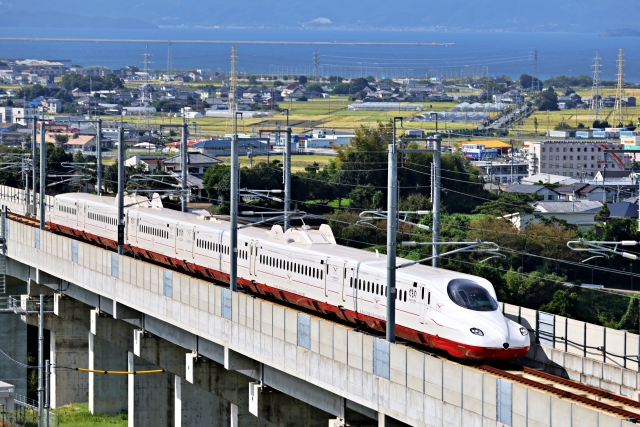 N700S系で運行される西九州新幹線「かもめ」