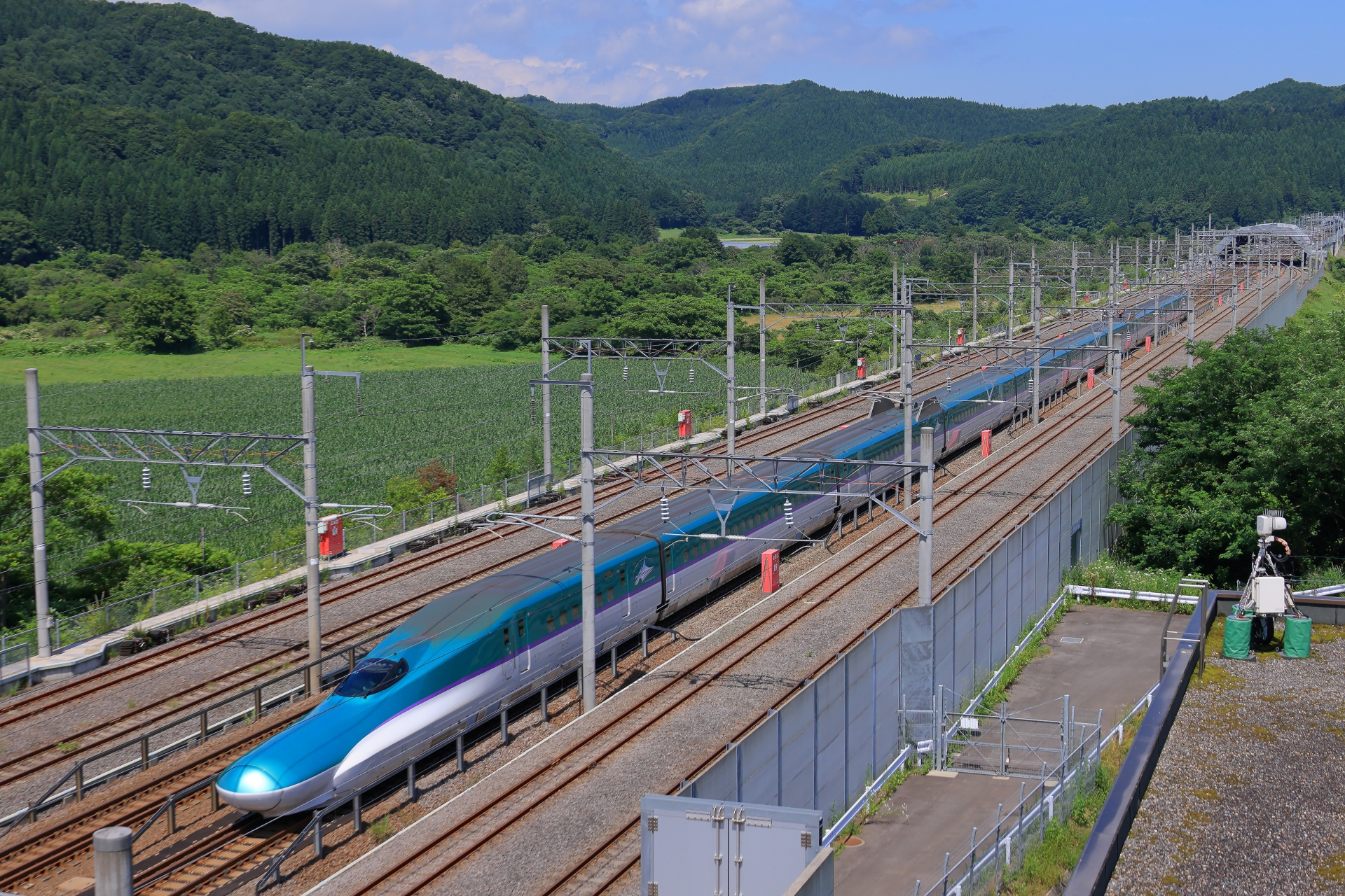「はやぶさ」に使用される北海道新幹線H5系