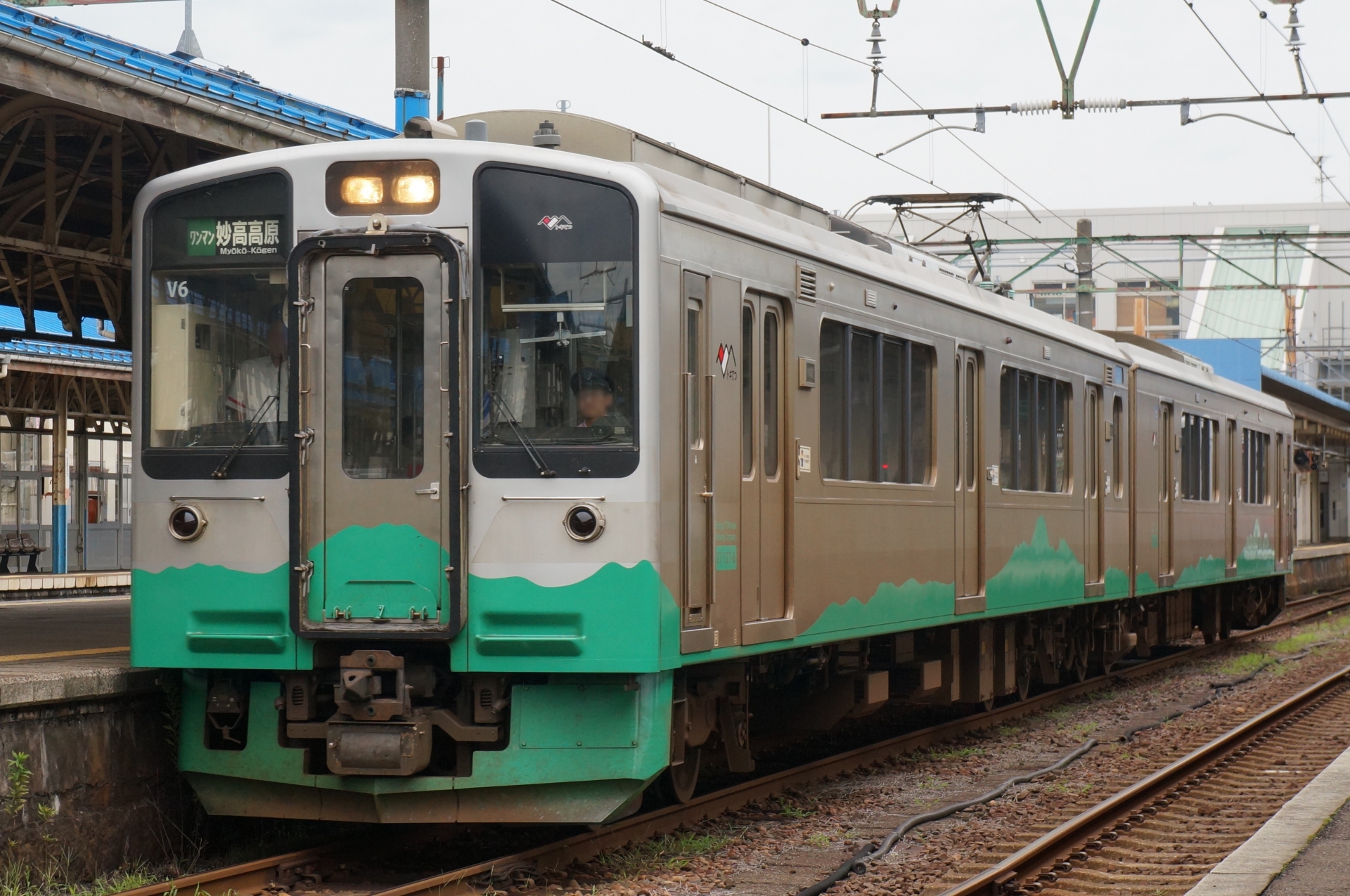 えちごトキめき鉄道ET127系