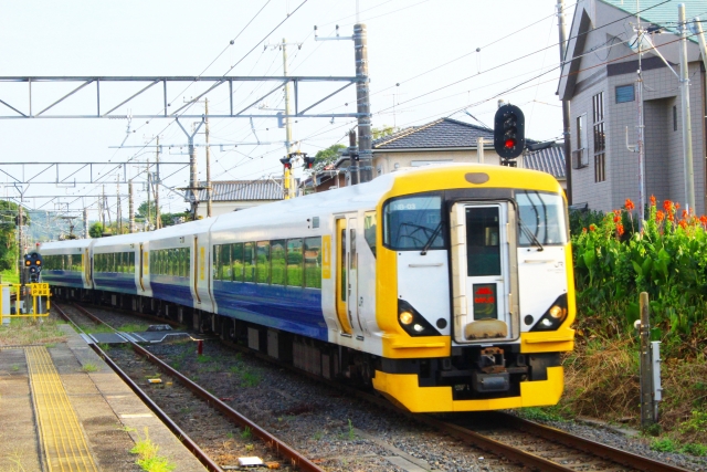 外房線特急列車「わかしお」E257系（大原駅）