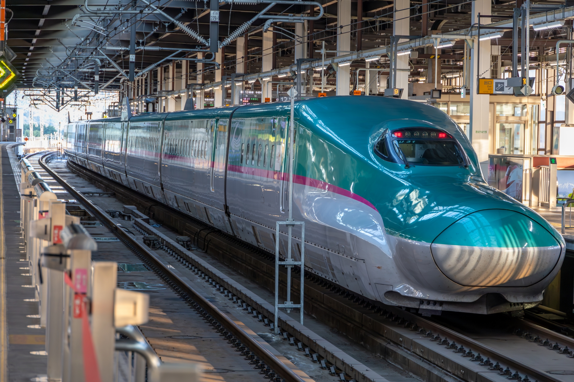 東北新幹線E5系（盛岡駅）