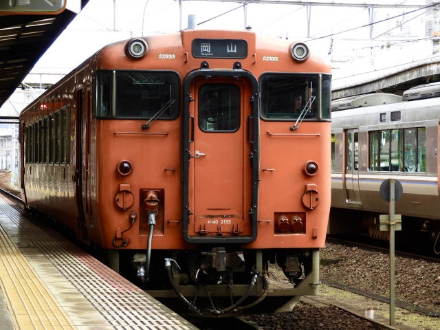 津山線キハ40系（岡山駅）