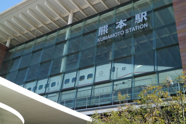 熊本駅と九州新幹線800系