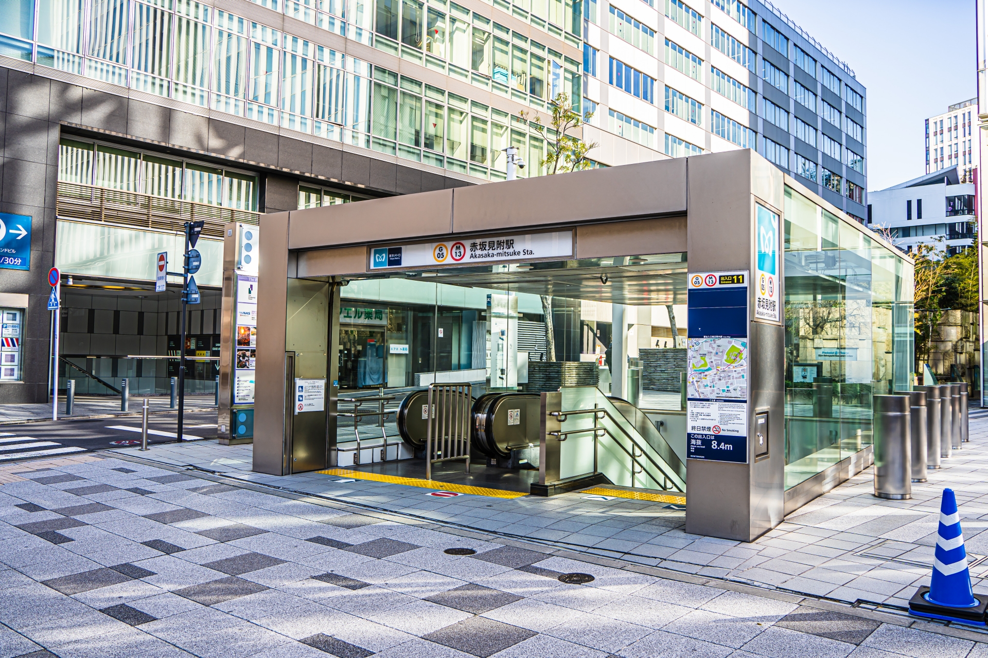 銀座線と丸の内線の乗り換え駅（赤坂見附駅）