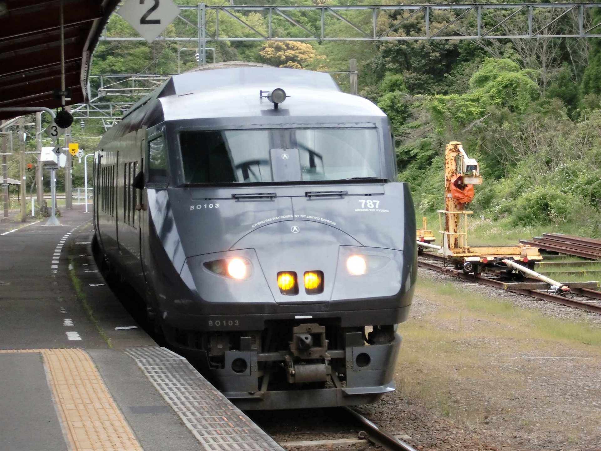 787系特急きりしま　霧島神宮駅