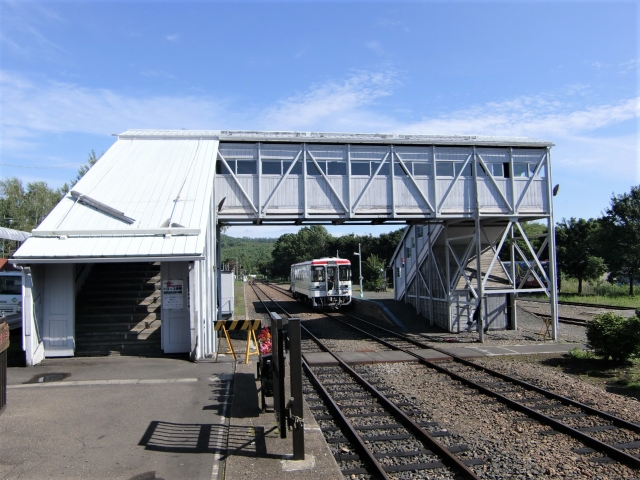 「旧陸別駅」線路と跨線橋跡